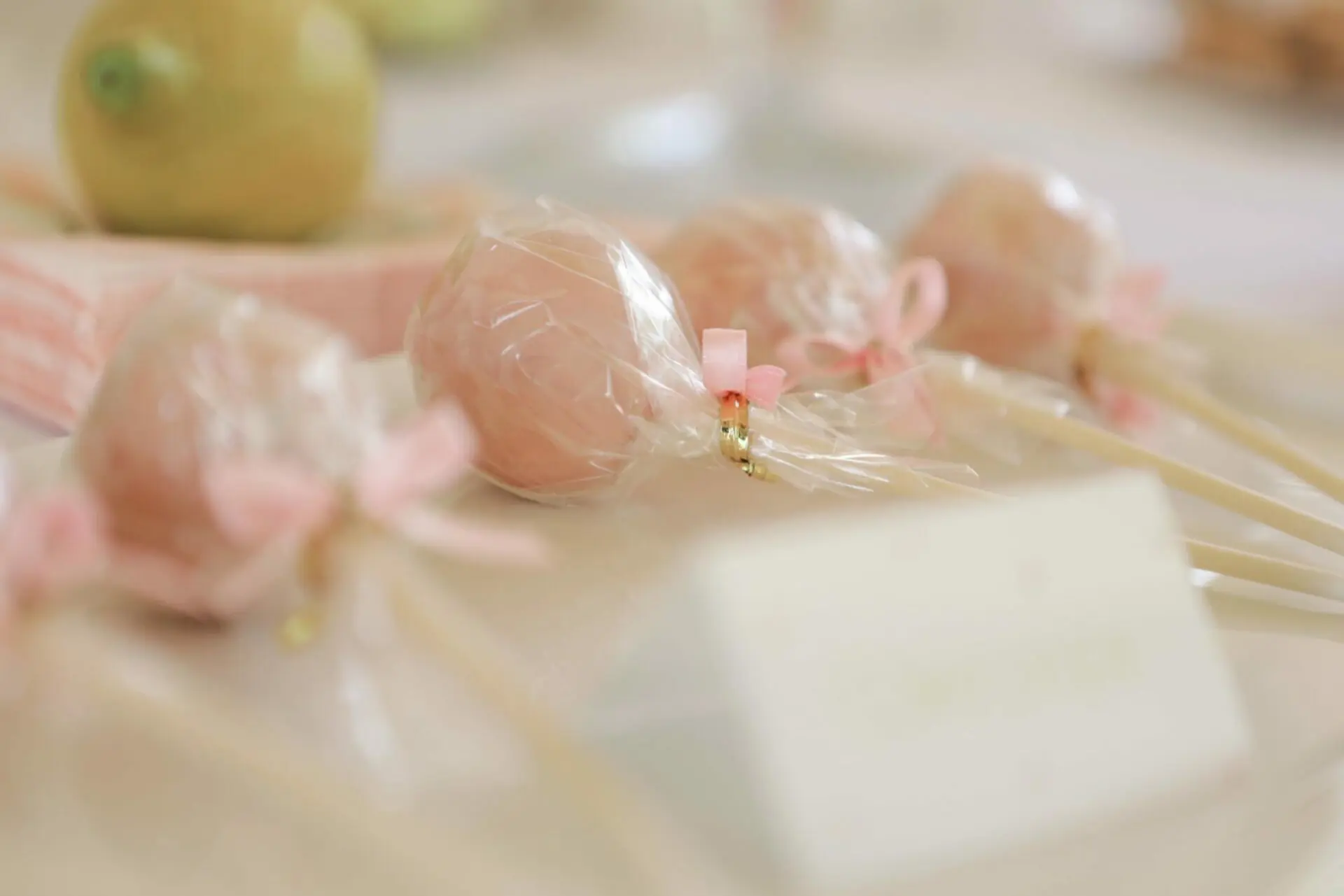 Baby-shower fille rose et citron