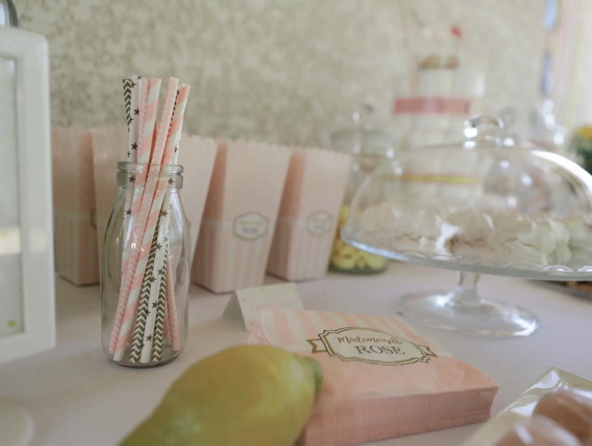 Baby shower thème Girly Baby-shower fille rose et citron