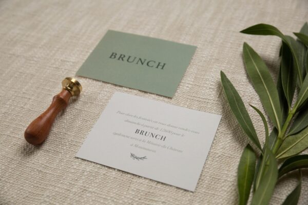 Carton brunch faire-part mariage Green Chic vert végétal épuré mariage végétal blanc