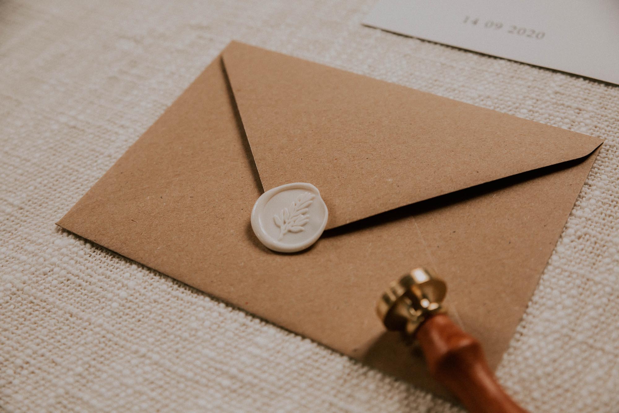 Enveloppe kraft pour faire-part de mariage - Le Comptoir du Bonheur