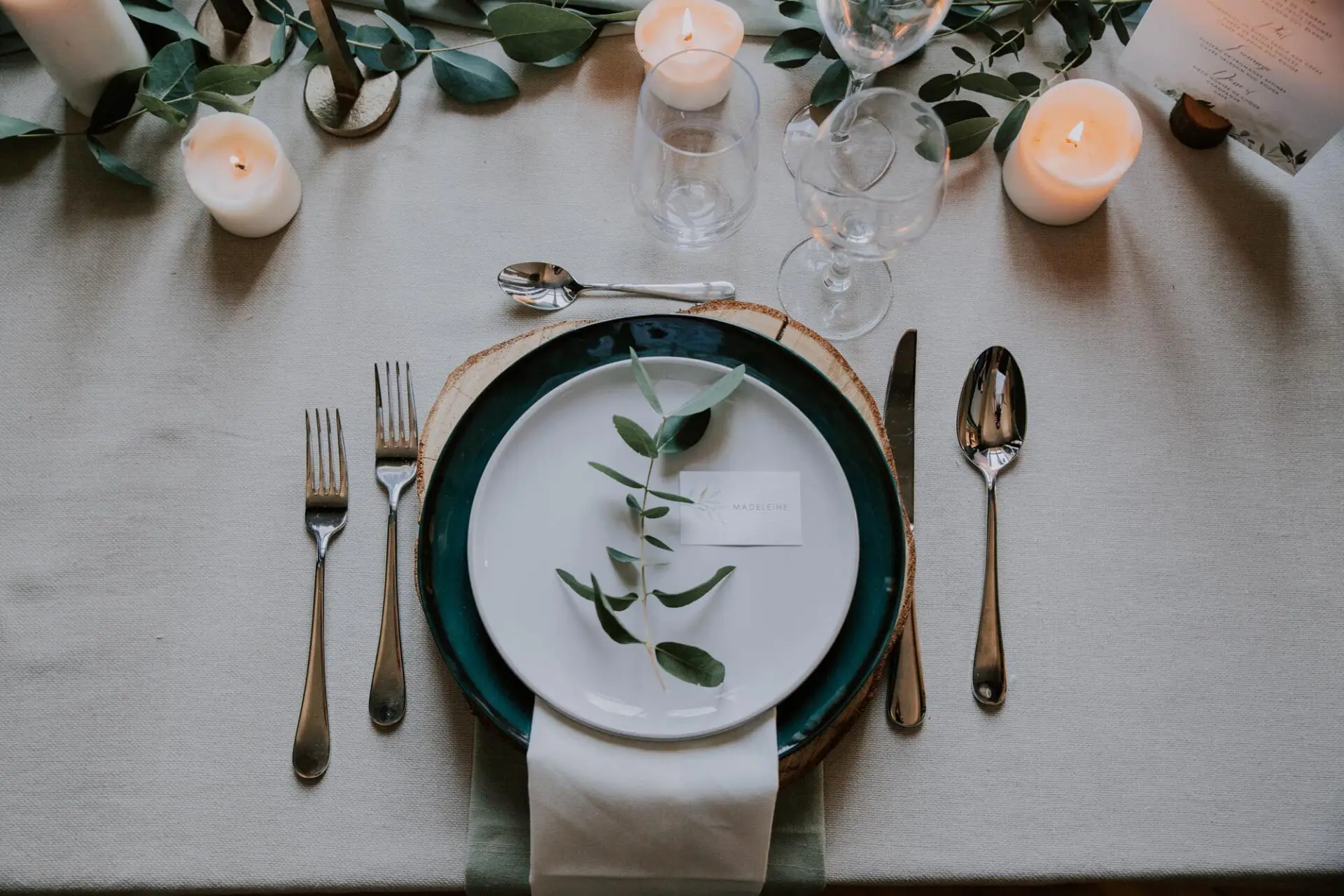 Étiquette nom individuelle mariage végétal feuille eucalyptus