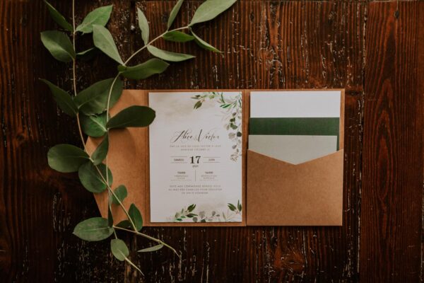 Faire-part avec pochette mariage végétal feuille eucalyptus