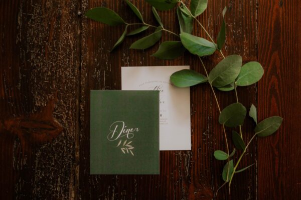 Carton dîner faire-part mariage végétal feuille eucalyptus