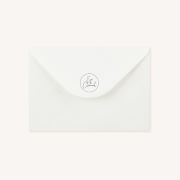 Enveloppe blanche avec tampon personnalisé pour faire-part de mariage aux thèmes nuit, étoiles, nuages, rêves, comètes et couleurs gris, blanc, or