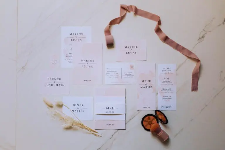 Collection mariage blush couleurs rose, rose poudré, rose clair, blanc, mariage thèmes doux, romantique