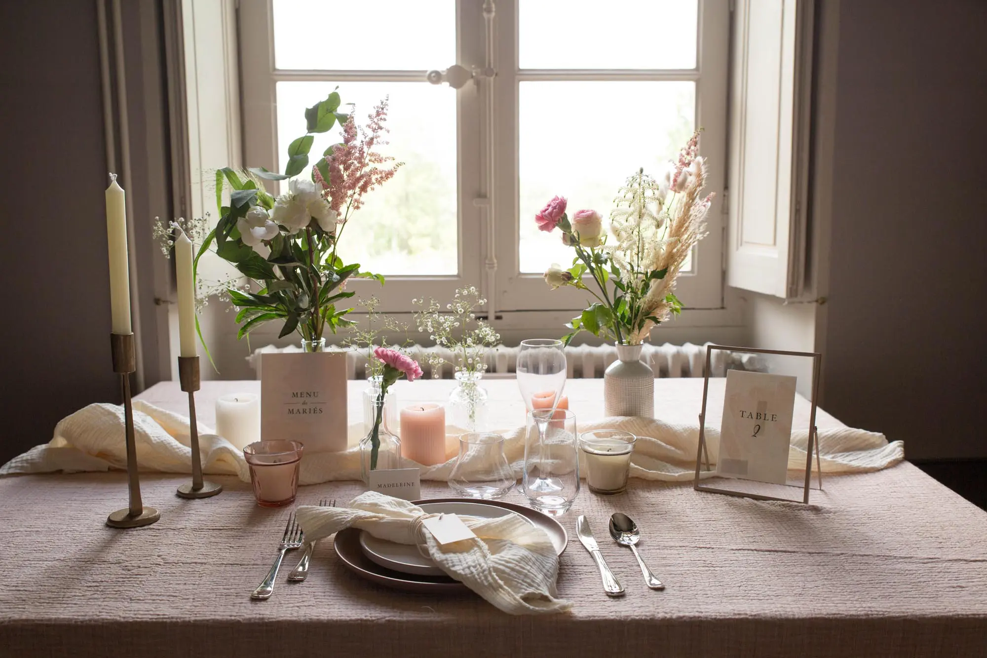 Papeterie table mariage collection Blush couleurs rose, rose poudré, rose clair, blanc, mariage thèmes doux, romantique