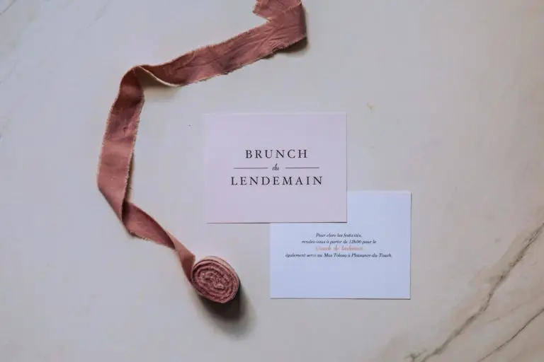 Carton brunch mariage blush couleurs rose, rose poudré, rose clair, blanc, mariage thèmes doux, romantique
