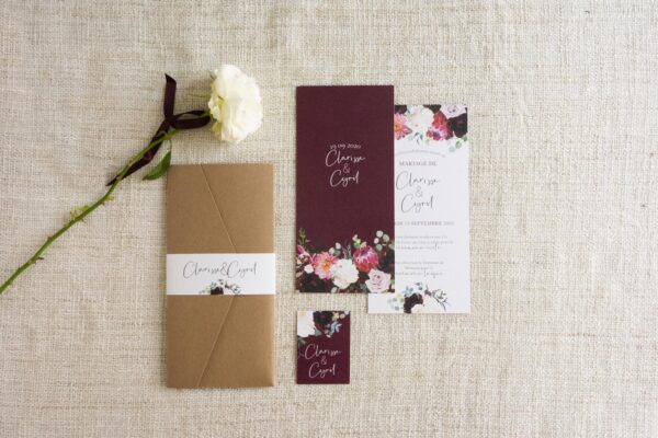 Faire-part mariage burgundy fleurs bordeaux eucalyptus