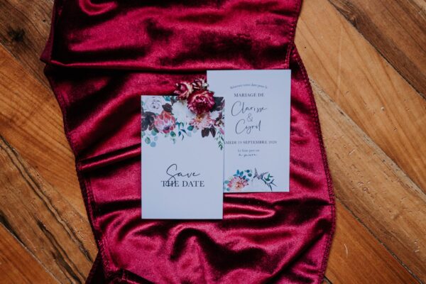 Save the date mariage burgundy fleurs bordeaux eucalyptus