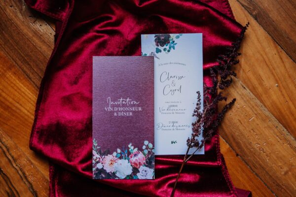 Faire-part mariage burgundy fleurs bordeaux eucalyptus