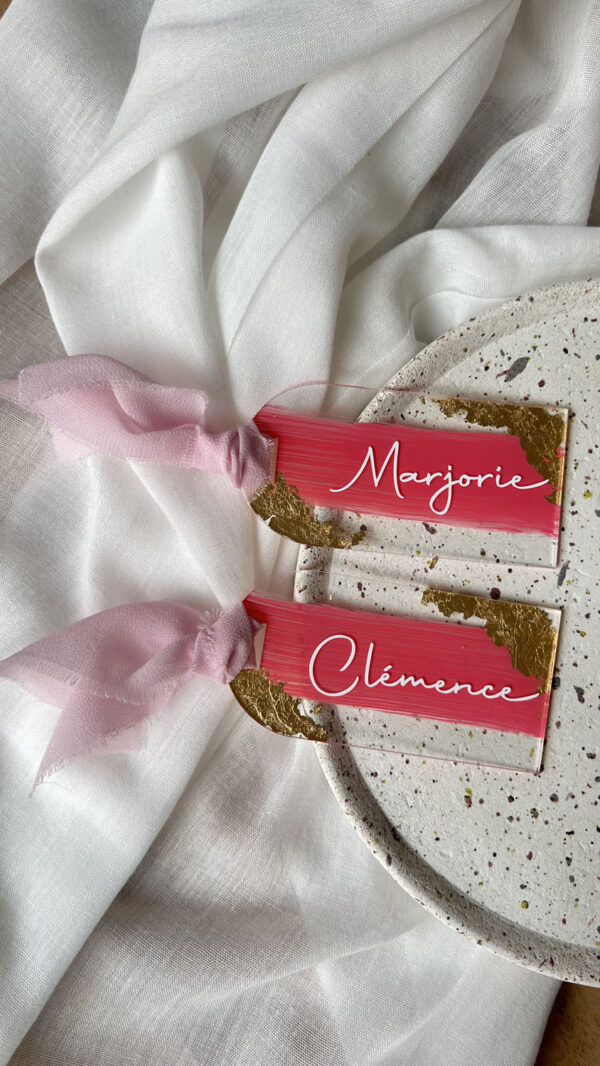 Étiquette prénom mariage plexi dorure rose transparent