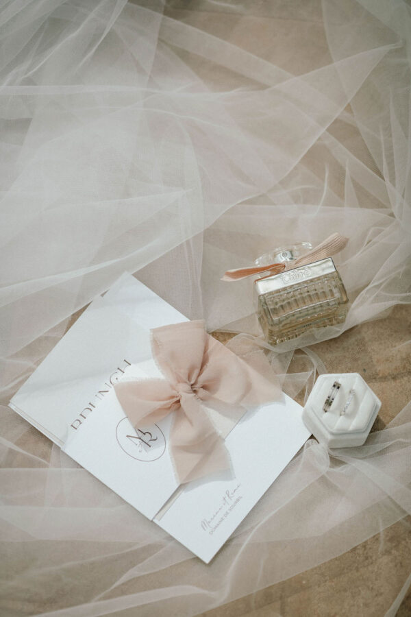 Faire-part mariage raffiné chic beige blanc